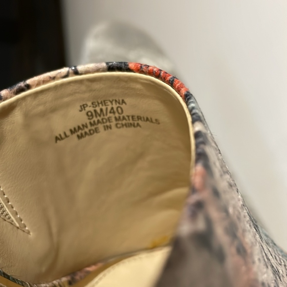 Jessica Simpson 3 inch wooden wedge with snakeskin print. Size 9. Multi-color. - Picture 6 of 7